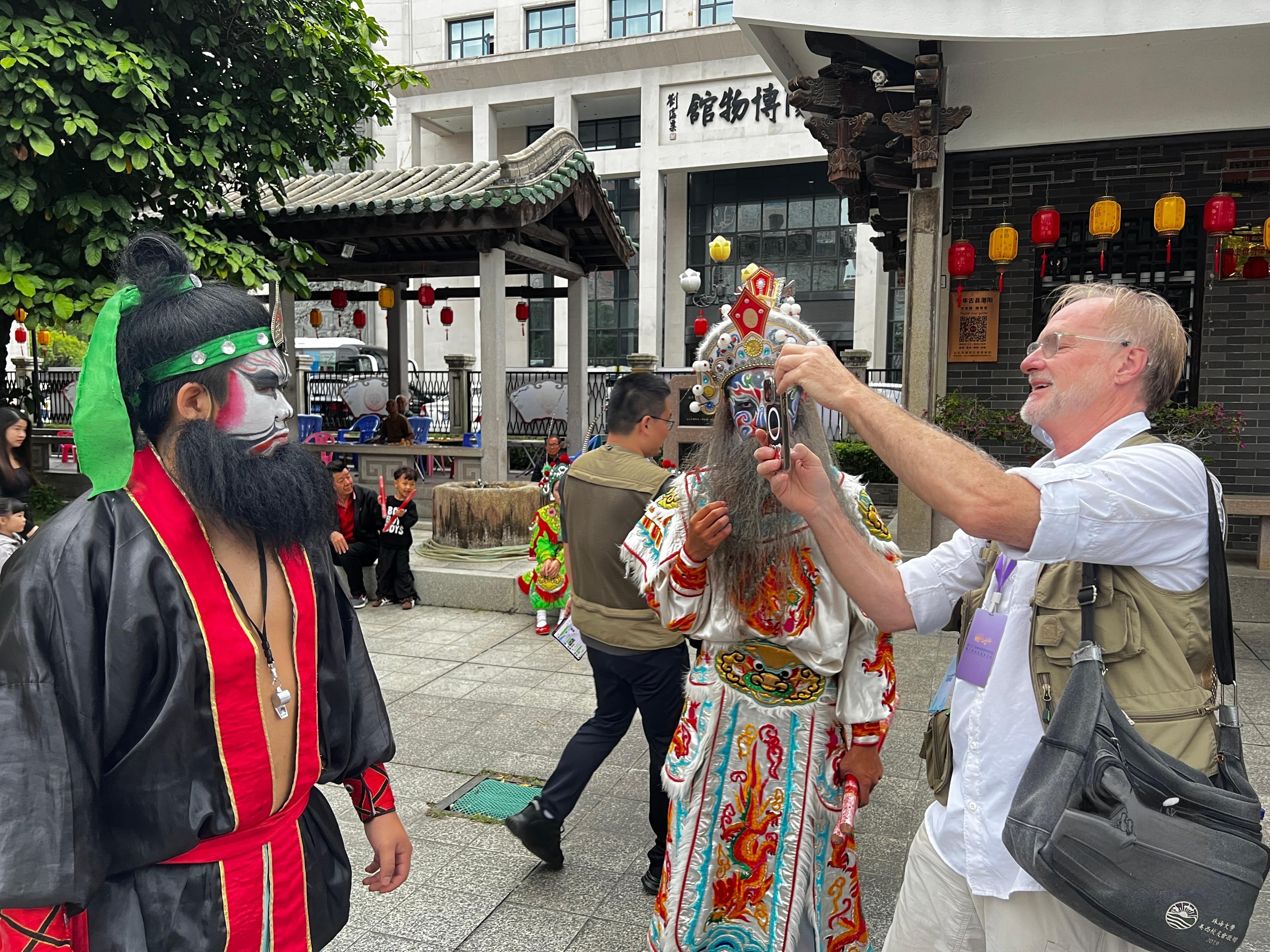 英歌舞 最潮阳①历久弥新，潮阳英歌为何引来普利策新闻奖大咖？