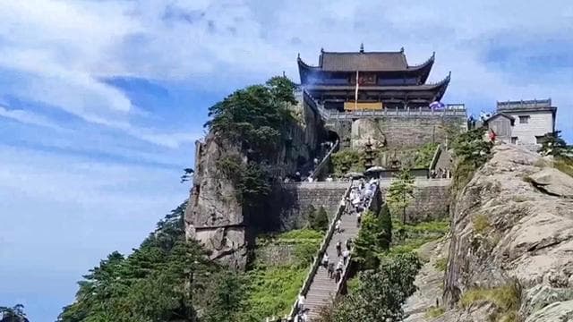 九华山：佛教圣地的文化与旅游