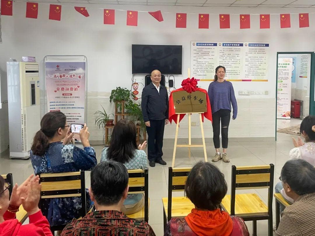 首辆每月50元 老旧小区停车难破解了！