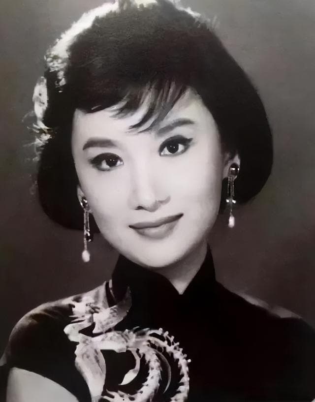 中国早期电影"女明星"：传统与现代化本身两个方向的压抑和诱惑