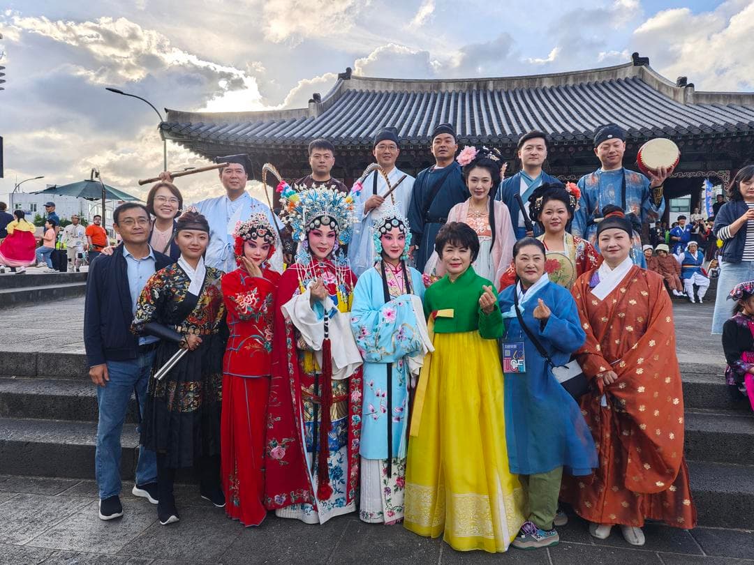 华流来袭！洛邑古城汉服艺术团登陆韩国济州岛