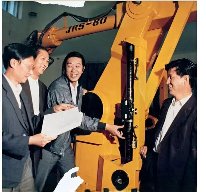 回眸｜37年前的今天，“冶钢1号”开创中国工业机器人领域先河