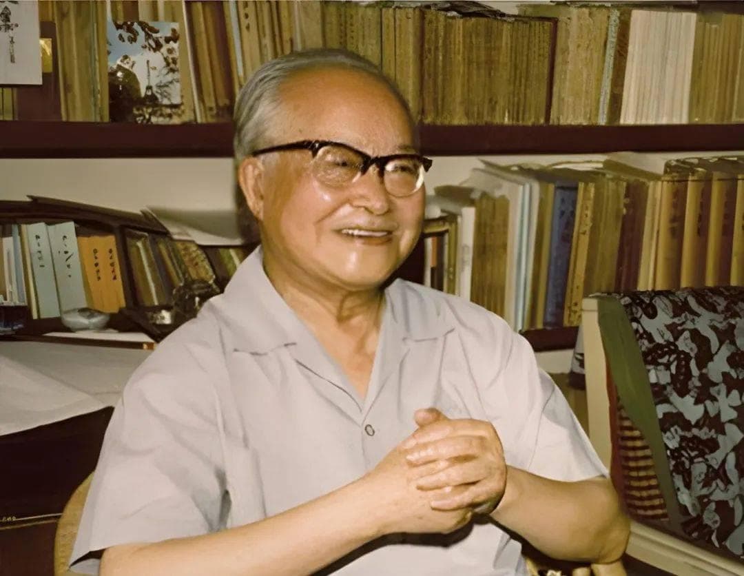 沈从文和王鼎钧：民国时期军队中走出的两位文学大家