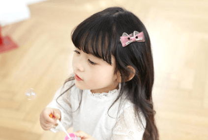 五行缺金女孩如何取名（女孩缺金取什么名字好）