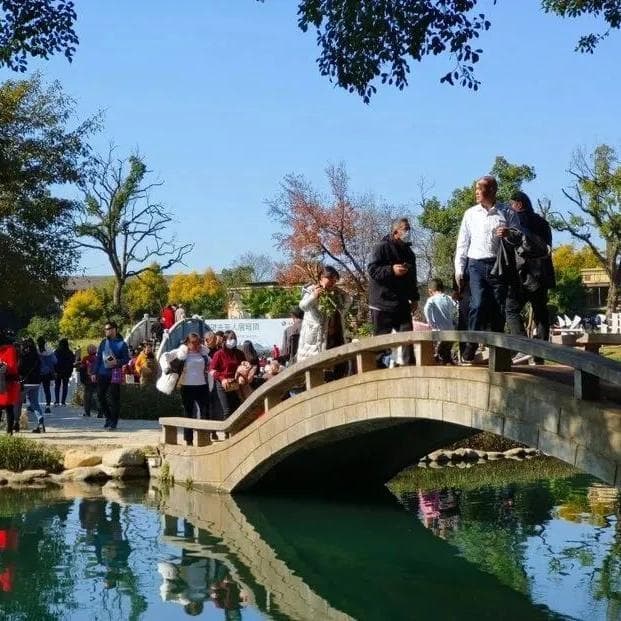 多地呼吁让景于客，缓解旅游高峰压力