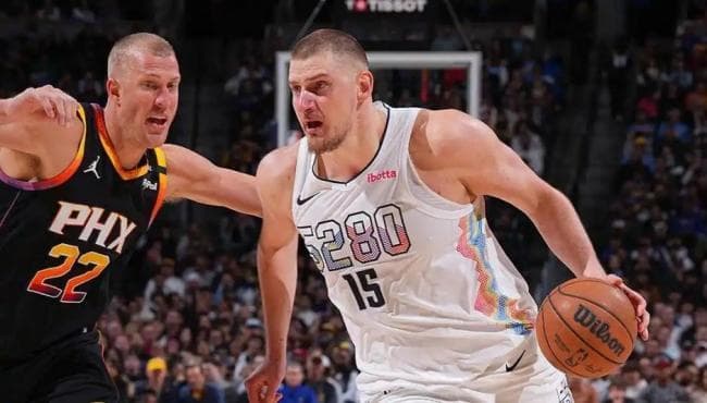 约基奇创NBA历史首现30+20+20壮举，加时赛关键表现助掘金险胜