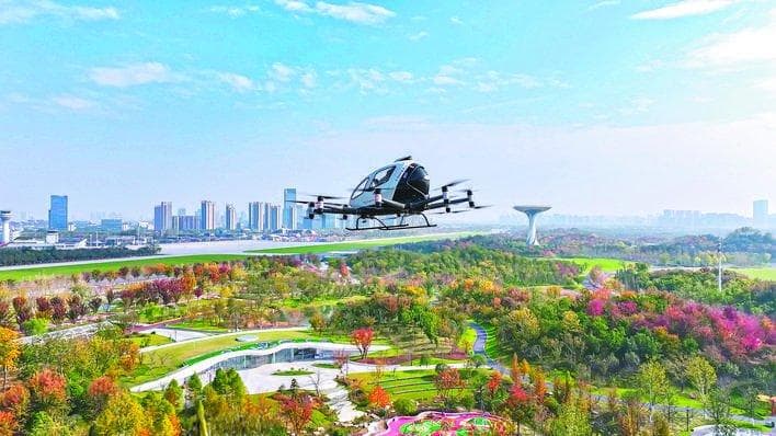 “跨界”合作 低空经济乘风起