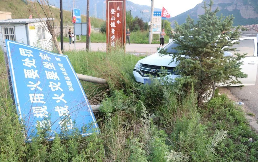 转弯不让直行，出事故负全责！