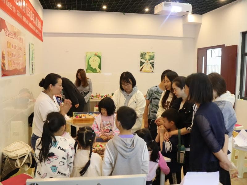 雨城区开展亲子沟通讲座，专家详解“用心沟通”四要素
