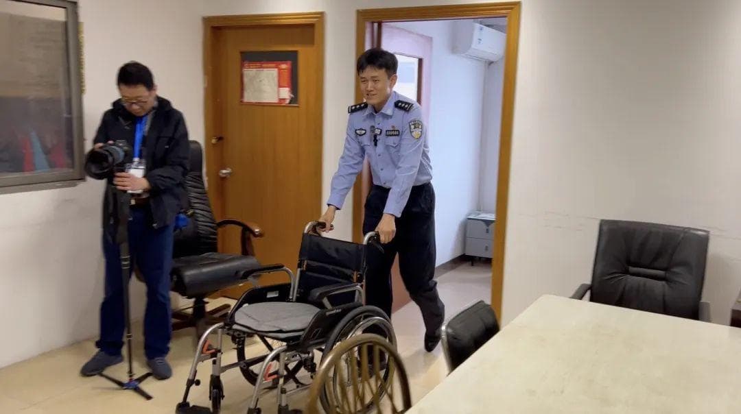 一份特殊礼物，一场延续25年的爱心接力
