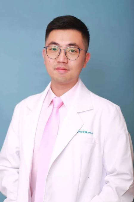 孩子患上"皮肤饥渴症"，父母经常抱抱才能好？