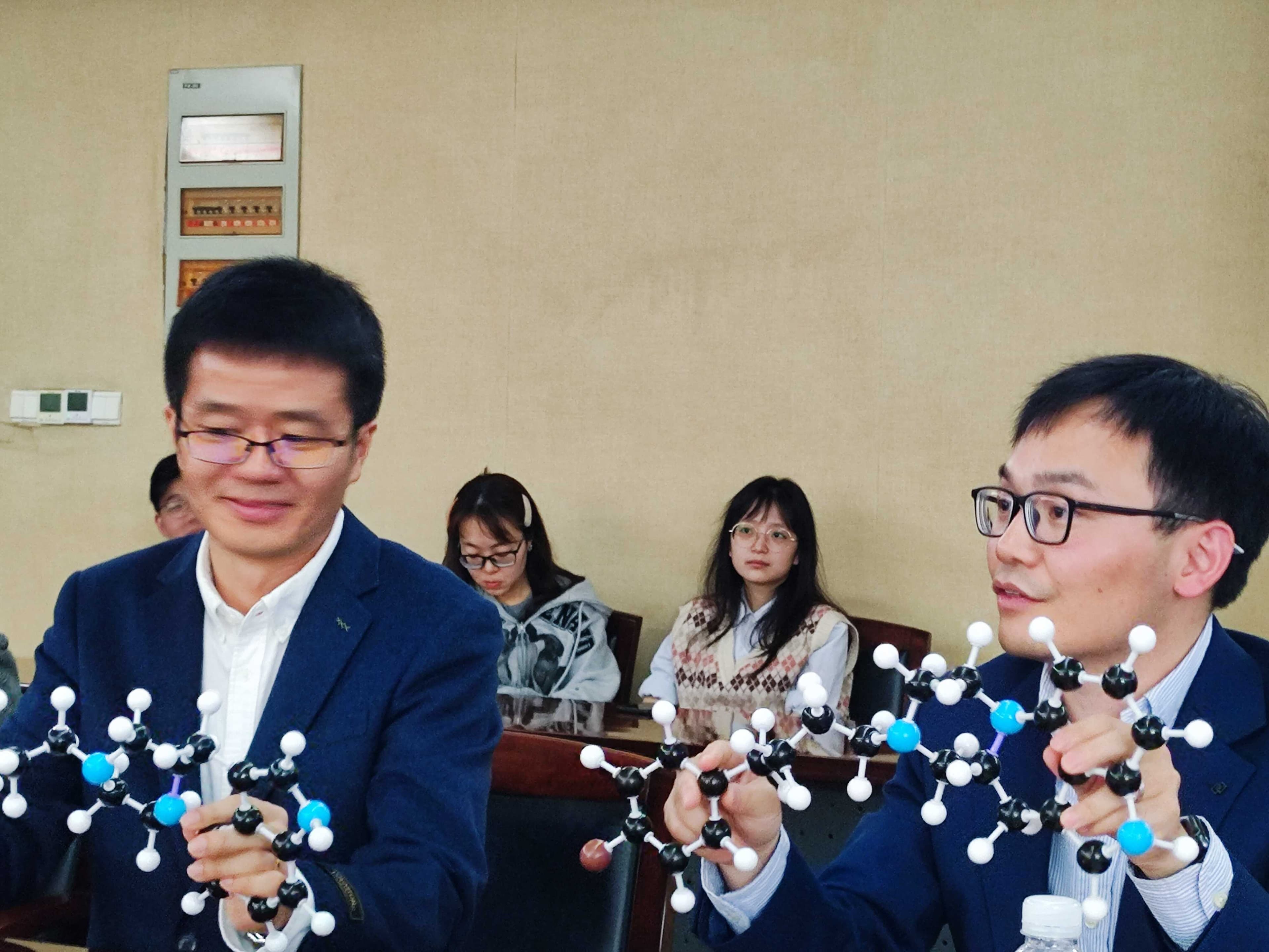 上海科学家提出多靶点多功效药物设计新方法