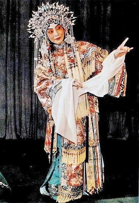 戏曲手势的形与神