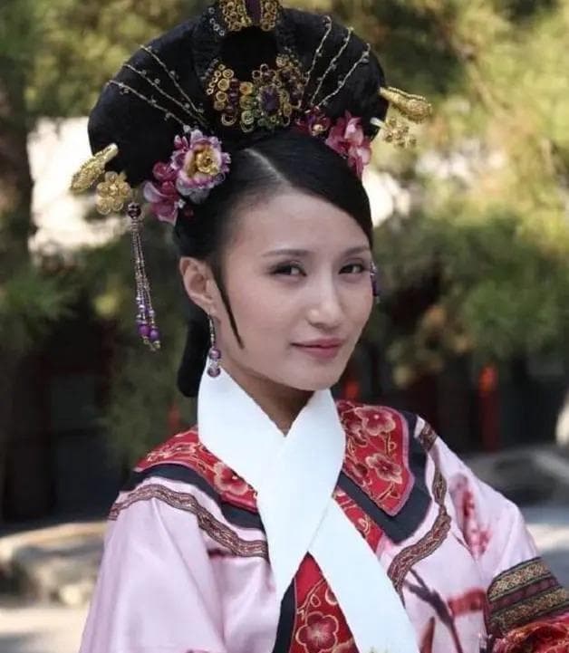 《〈甄嬛传〉配角十年后：一个坚守演艺，一个回归家庭》