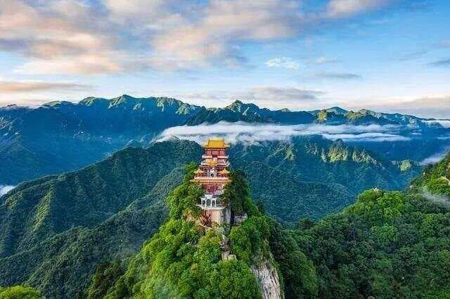 终南山：道教文化的圣地与隐逸生活的理想选择