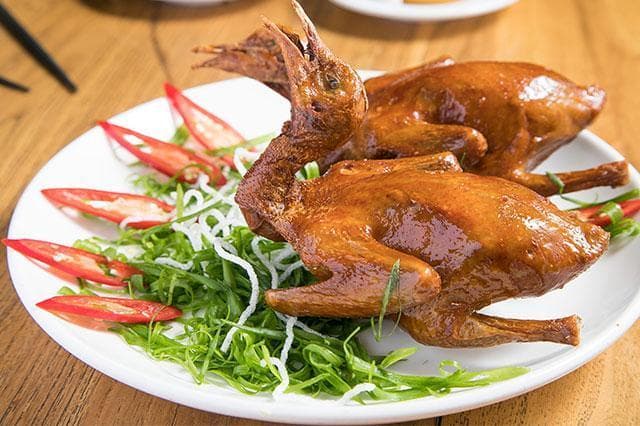 石岐乳鸽：广东中山的特色美食名片