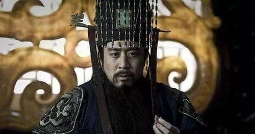 秦始皇被称为“千古一帝”，那么他和汉武帝对比，谁更伟大？