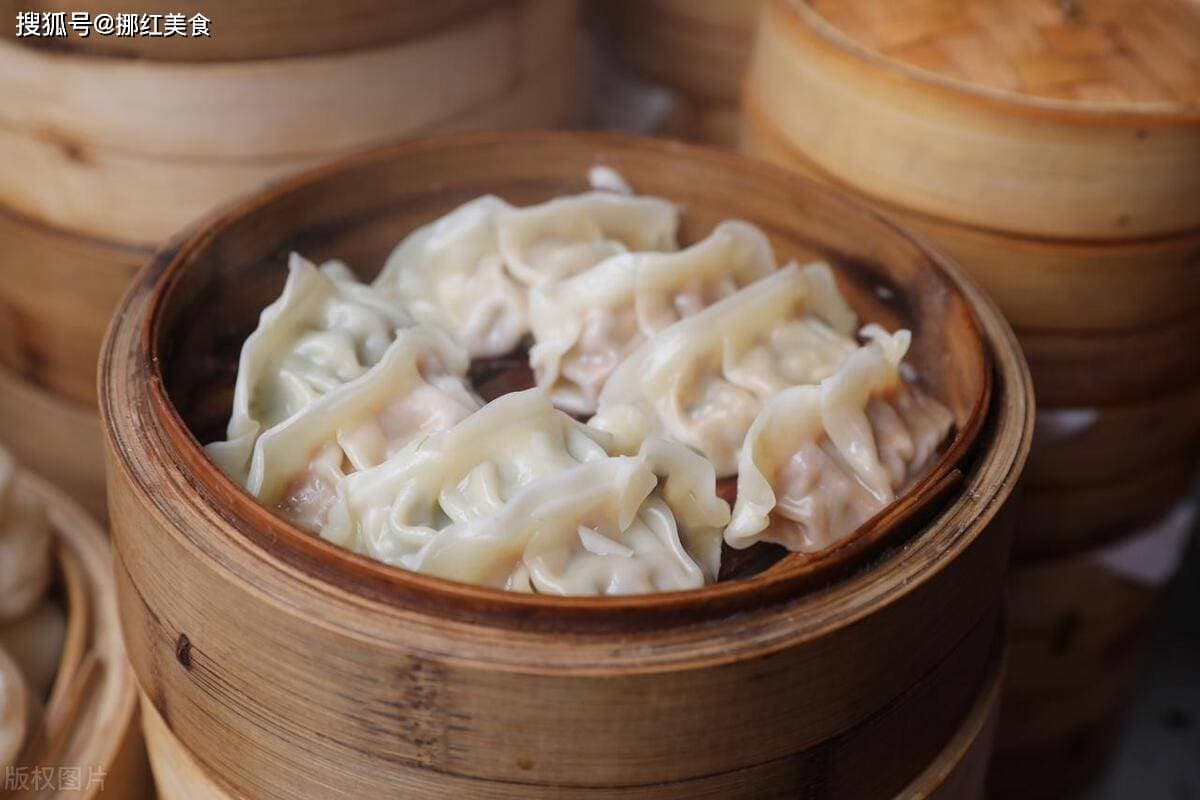 蒸饺面皮柔韧不发硬，究竟用冷水还是开水和面？详细分析原理