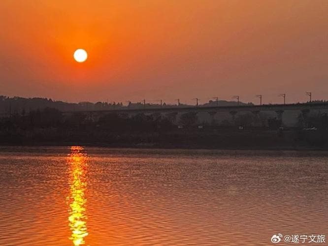 如何写出迷人的夏夜景色？