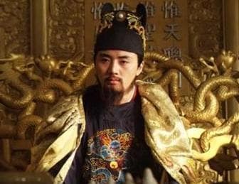 崇祯皇帝并未为自己修建陵墓，他死后被埋在哪里？