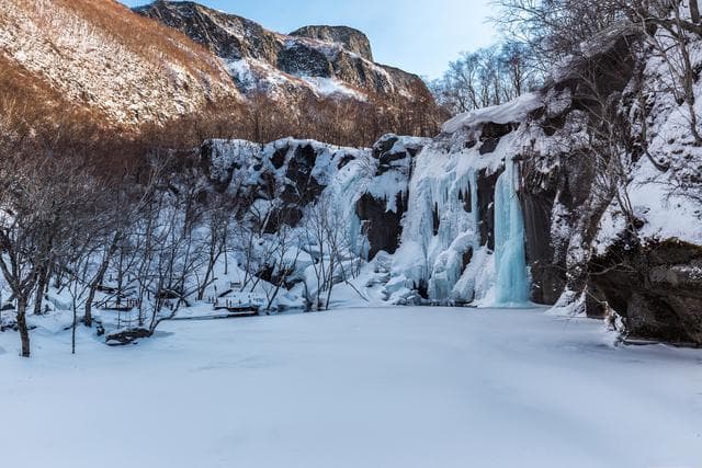 保定狼牙山：雪映雄峰，三日寻味之旅