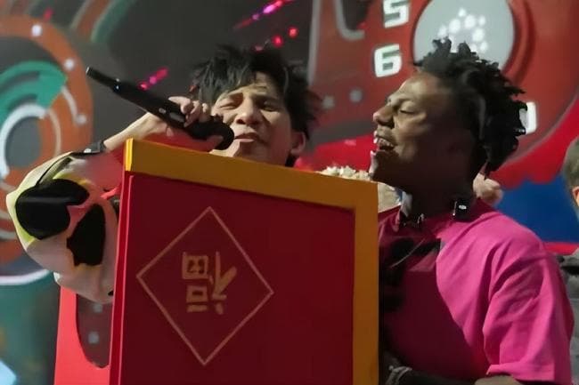 甲亢哥见到大张伟演我见明星 梦幻同框合唱《阳光彩虹小白马》