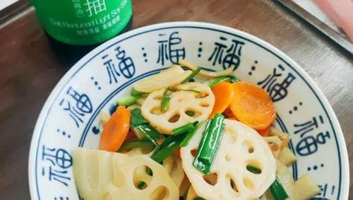 清炒藕片：简单美味的家常菜制作详解