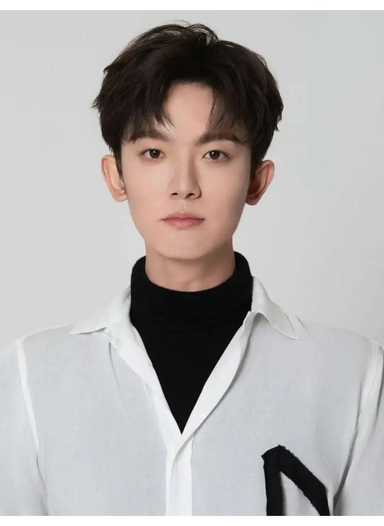 李明德炮轰剧组引互撕，双方各执一词真相难辨