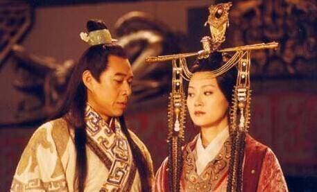 从秦朝到汉朝，经过两个朝代的比较，最终郡县制战胜分封制