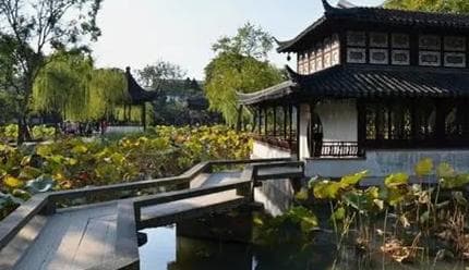 拙政园西花园建筑特色：笠亭、宜两亭、卅六鸳鸯馆等景点详解