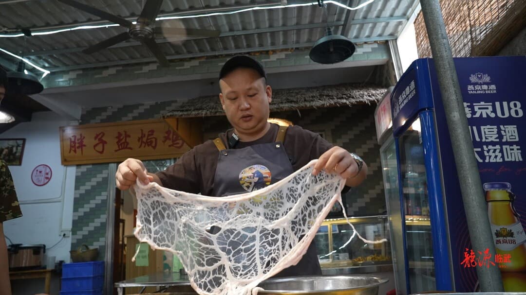 临武美食：网油卷的传统工艺与味蕾传承