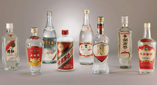 白酒老酒鉴定：5个细节教你辨别真假陈酿，内行人绝不外传的技巧！
