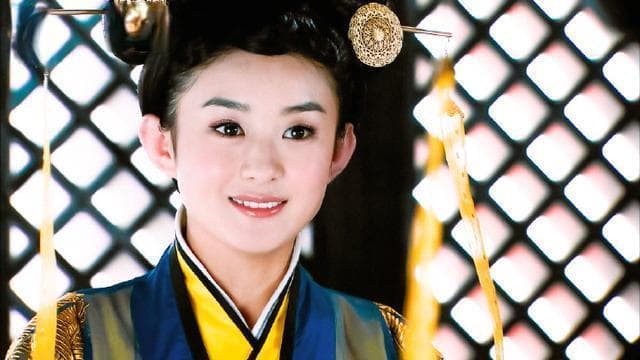 2024年连获4项大奖，赵丽颖用坚韧精神克服外貌质疑