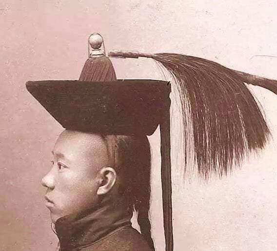 清朝的发型真的是“阴阳头”吗？别被电视剧骗了，现代人难以接受