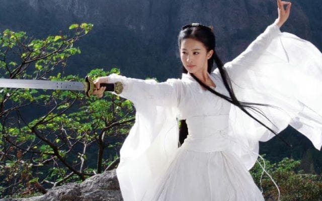 金庸为何要在《神雕侠侣》中，设计小龙女被玷污的情节？