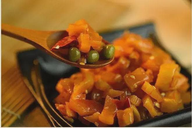 警惕！高盐食物暗藏风险，老人食用需谨慎