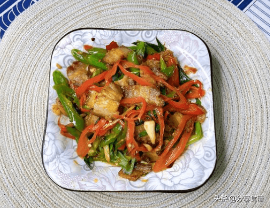 回锅肉的做法最正宗的做法窍门（大厨教你正宗回锅肉做法）