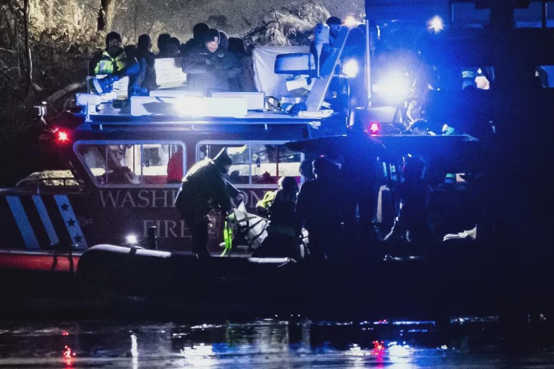 突发！美国24年最惨空难，67人遇难！华裔天才殒命，微信聊天太惨