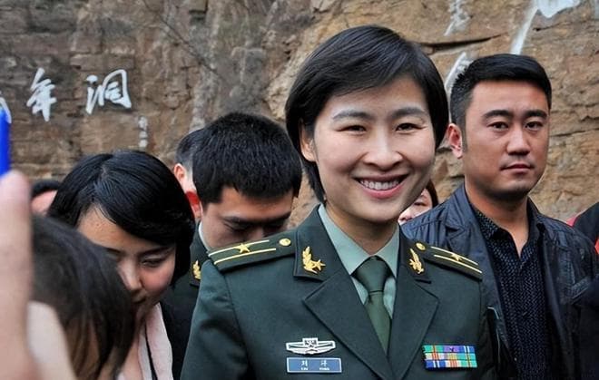 中国首位女航天员刘洋：从飞行员到太空人，她的追梦之路