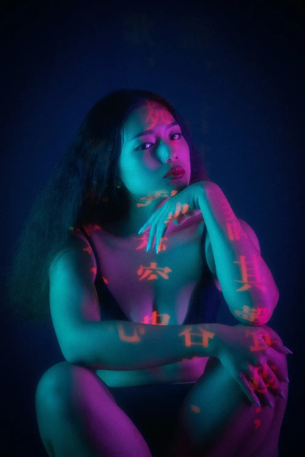 于文文新专辑《天蝎座》：用音乐诠释天蝎座的双重性格
