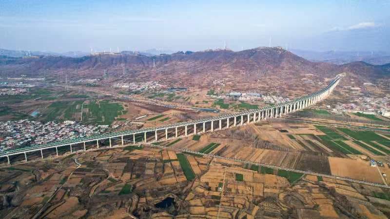 山东高速集团投资建设的临沂至滕州公路项目费县南互通至滕州北枢纽互通段建成通车