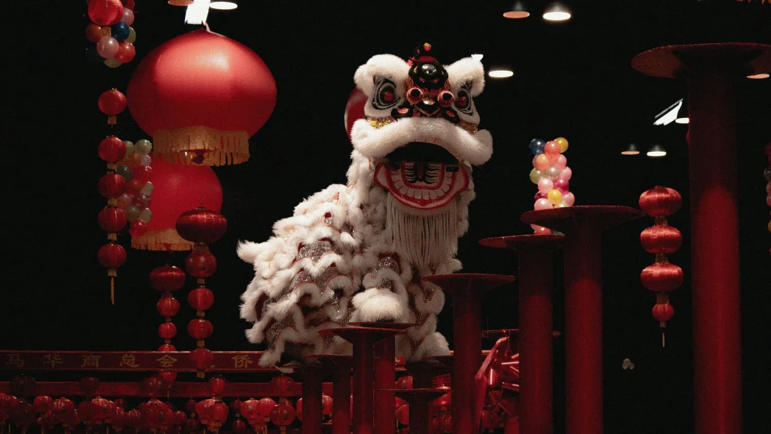唐代舞狮VS现代舞狮：一场跨越千年的艺术对话