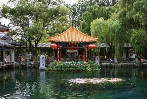 低调的千年古城济南，开始“喷涌”了