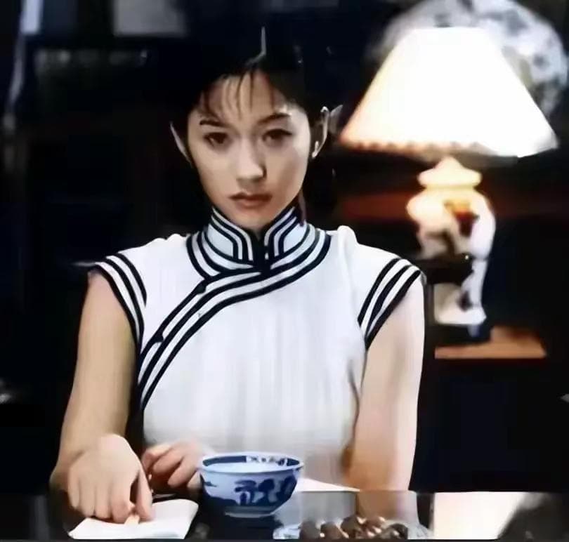 李小冉VS高圆圆：冷静寡淡美与明艳活力美的时尚较量