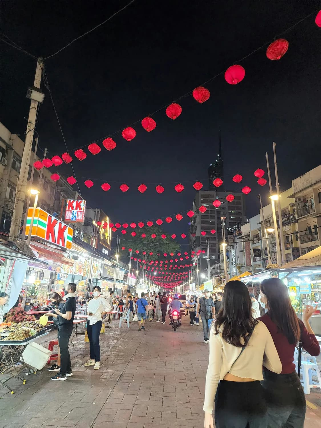 昆都夜市：昆明年轻人最爱打卡地