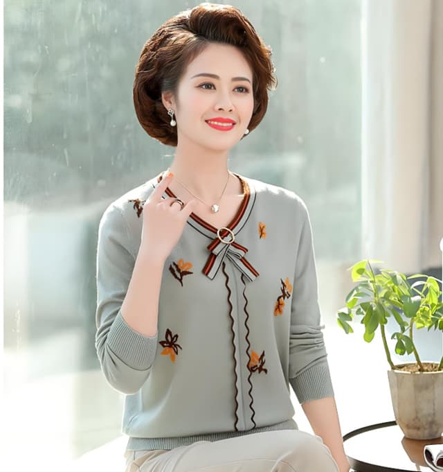 春日风华再现：老年女性如何重拾自信与优雅