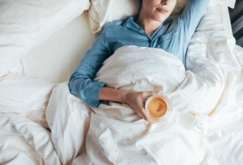 咖啡与睡眠：一场清醒与梦乡的平衡之道