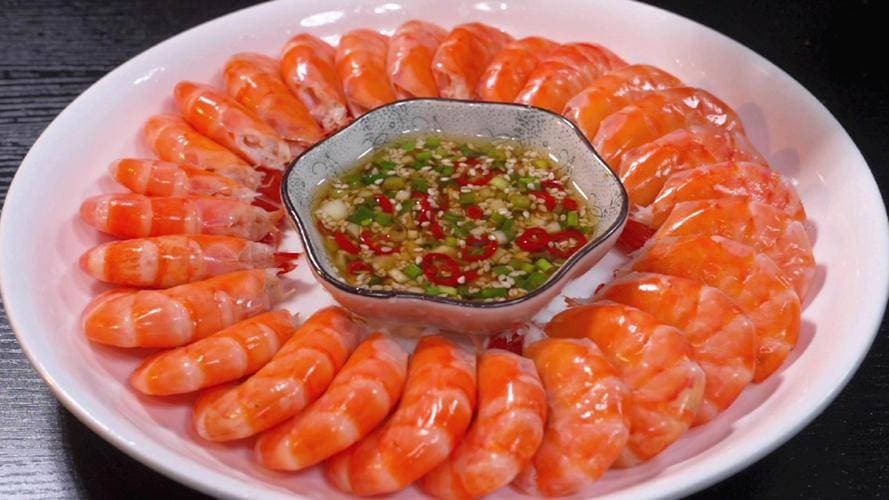 白灼虾：脆弹虾肉裹清淡鲜香的味觉诱惑