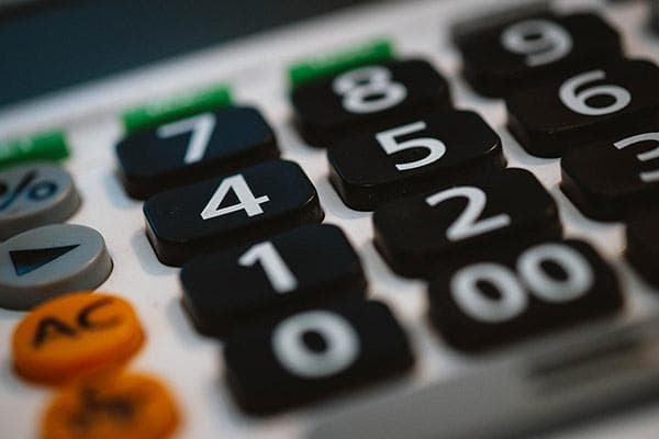 一万元投资基金还是股票？全面分析与决策指南