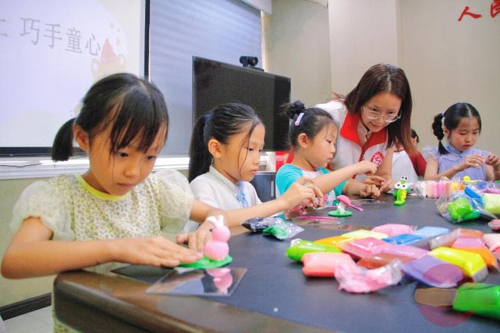 不让指尖划破梦想 ——我区家校社携手开展“放下手机 健康成长”主题活动小记